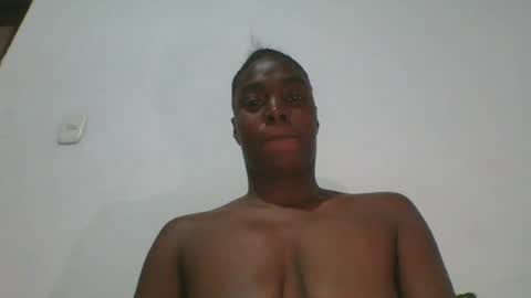 Snapshot of theylorlil chatting on July 3, 2026, 5:41 pm theylorlil online show from July 3, 2026, 5:41 pm