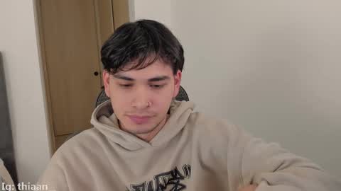 thiaan__ online show from November 28, 2025, 10:29 am