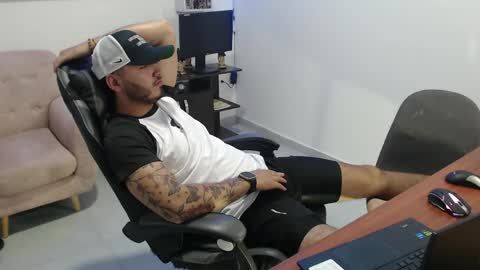 thiago_420 online show from May 28, 2026, 11:13 pm