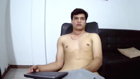 Snapshot of thiago__diaz chatting on February 9, 2025, 11:46 pm Thiago Diaz online show from February 9, 2025, 11:46 pm