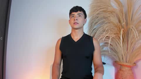 Thiago  online show from January 12, 2026, 11:10 pm