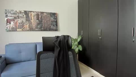 thiago_driussi online show from October 19, 2025, 6:30 pm