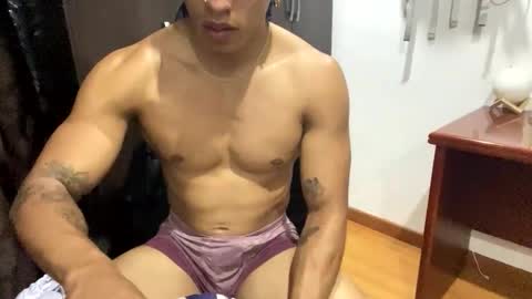 thiago_happy online show from December 22, 2025, 3:47 am