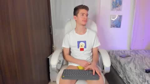 Snapshot of thiago_james69 chatting on October 13, 2025, 2:11 am Manuel online show from October 13, 2025, 2:11 am