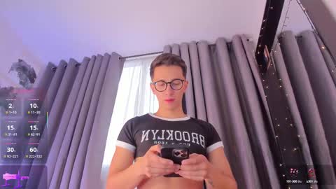 Snapshot of thiago_jones chatting on October 15, 2025, 8:20 pm SanThiago online show from October 15, 2025, 8:20 pm