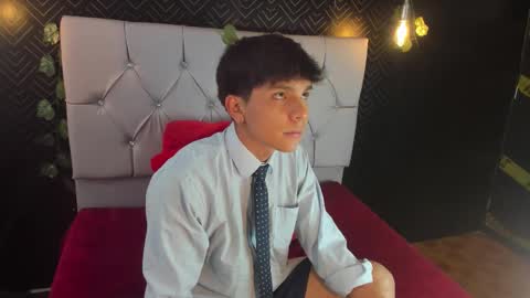 Snapshot of thiago_kozak chatting on October 27, 2025, 12:53 pm thiago online show from October 27, 2025, 12:53 pm
