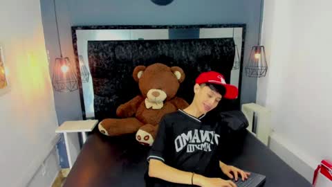thiago_twink38 online show from June 25, 2026, 5:45 am