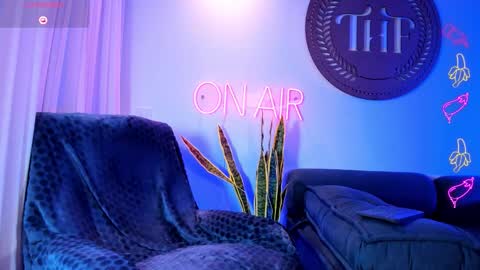 Snapshot of thiagoferrari1 chatting on October 16, 2025, 5:41 am thiago online show from October 16, 2025, 5:41 am