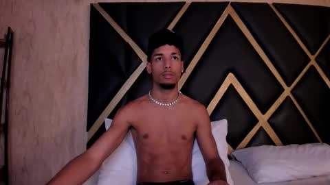 ThiagoFerreti online show from October 21, 2025, 7:36 pm