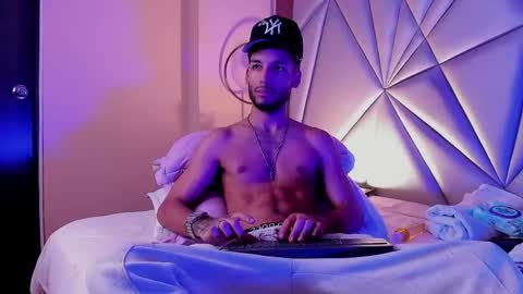 ThiagoFerreti online show from May 27, 2026, 3:58 am