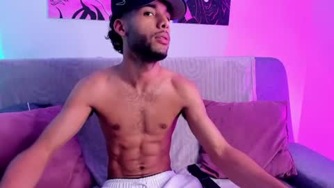 Snapshot of thiagoferreti_ chatting on July 15, 2026, 3:23 am ThiagoFerreti online show from July 15, 2026, 3:23 am