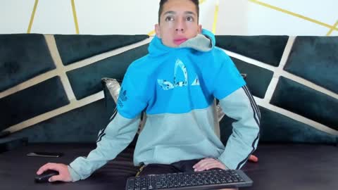 Thiago   online show from April 9, 2026, 12:43 am