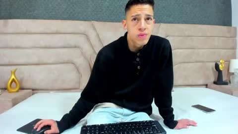 Snapshot of thiagos19 chatting on June 16, 2026, 1:25 pm Thiago online show from June 16, 2026, 1:25 pm