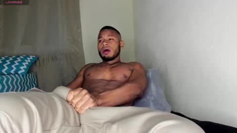 Thiago Instagram   online show from November 29, 2025, 4:37 am