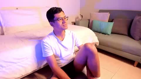 thiagovega_ online show from July 10, 2026, 4:17 am