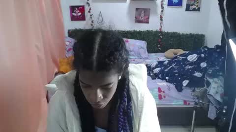 thiana_horny online show from June 17, 2026, 12:50 pm