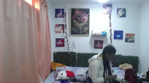 thiana_horny online show from June 18, 2026, 2:21 pm
