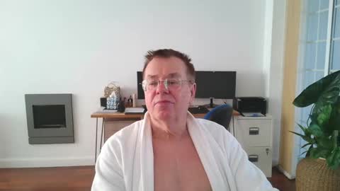 Play online show from April 5, 2026, 9:28 am