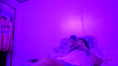 thickassazn93 online show from October 6, 2025, 1:58 am