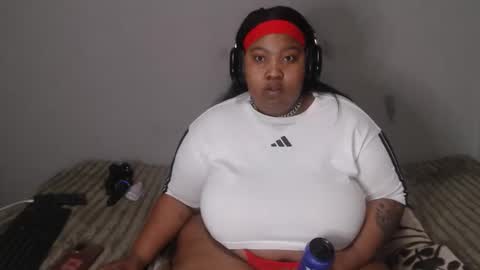 Snapshot of thickassmamie26 chatting on May 28, 2026, 1:58 am thickassmamie26 online show from May 28, 2026, 1:58 am
