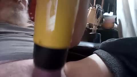 thickcock00088 online show from April 6, 2026, 3:46 pm