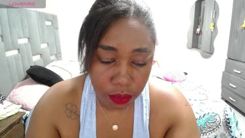 Snapshot of thickebonymilf chatting on April 27, 2026, 5:16 am XIOMARA online show from April 27, 2026, 5:16 am