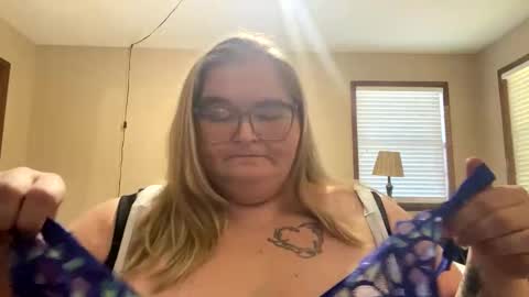 thickerthanasnicker4u online show from October 8, 2025, 8:39 pm