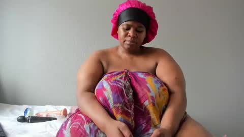 Snapshot of thickleeyanax chatting on January 16, 2025, 9:05 am thickleeyanax online show from January 16, 2025, 9:05 am