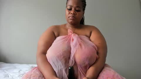 Snapshot of thickleeyanax chatting on February 27, 2025, 8:28 am thickleeyanax online show from February 27, 2025, 8:28 am