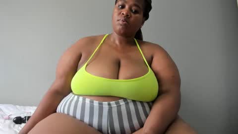 Snapshot of thickleeyanax chatting on March 7, 2025, 2:45 pm thickleeyanax online show from March 7, 2025, 2:45 pm
