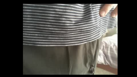 Snapshot of thickmelnik chatting on November 16, 2025, 12:49 am James online show from November 16, 2025, 12:49 am