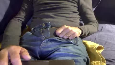 Snapshot of thickrum chatting on November 16, 2025, 8:36 pm Thickru online show from November 16, 2025, 8:36 pm