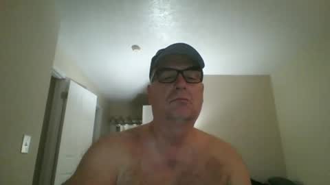 Snapshot of thickwhiteload chatting on December 15, 2024, 2:37 pm thickwhiteload online show from December 15, 2024, 2:37 pm