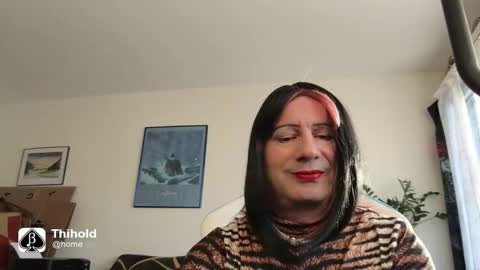 Snapshot of thihold chatting on October 1, 2025, 4:24 pm thihold online show from October 1, 2025, 4:24 pm