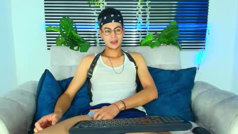 Thiago Saenzz online show from February 8, 2026, 11:30 pm