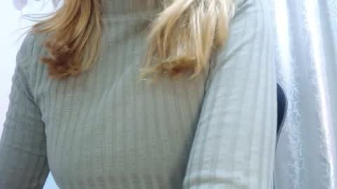 Snapshot of thin33 chatting on February 12, 2026, 2:28 am sara online show from February 12, 2026, 2:28 am