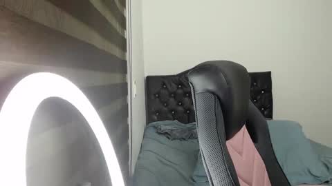 Snapshot of thin_tommy11 chatting on January 26, 2025, 2:14 am thin_tommy11 online show from January 26, 2025, 2:14 am