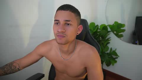 thin_tommy11 online show from December 20, 2025, 8:49 pm