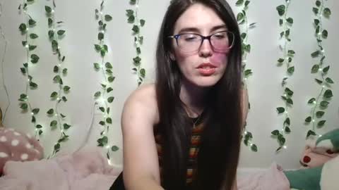 thistlefernsby online show from July 22, 2026, 1:30 am