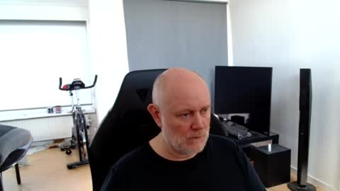 thomas806035 online show from August 5, 2026, 9:23 am
