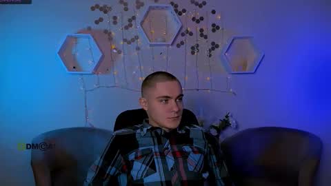 Snapshot of thomas_crow chatting on November 14, 2025, 9:52 am thomas_crow online show from November 14, 2025, 9:52 am