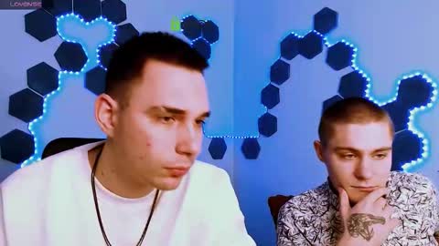 thomas_crow online show from December 1, 2025, 9:47 am