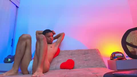 Snapshot of thomas_elg chatting on November 19, 2025, 1:16 am THOMAS JOHANN online show from November 19, 2025, 1:16 am