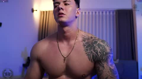 Snapshot of thomas_falcon1 chatting on October 1, 2025, 11:11 pm Thomas Falcon online show from October 1, 2025, 11:11 pm