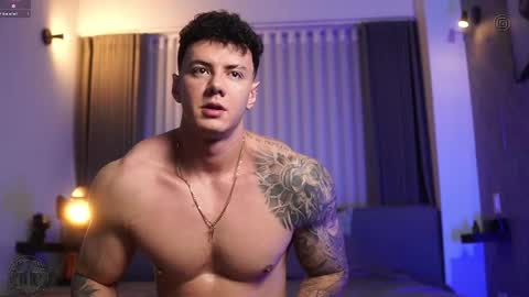 Snapshot of thomas_falcon1 chatting on October 3, 2025, 11:35 pm Thomas Falcon online show from October 3, 2025, 11:35 pm