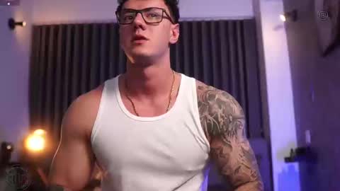 Snapshot of thomas_falcon1 chatting on October 15, 2025, 2:33 am Thomas Falcon online show from October 15, 2025, 2:33 am