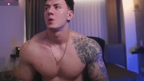 Snapshot of thomas_falcon1 chatting on October 29, 2025, 10:11 pm Thomas Falcon online show from October 29, 2025, 10:11 pm