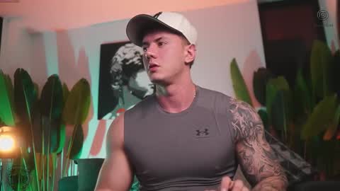 Snapshot of thomas_falcon1 chatting on November 15, 2025, 1:03 am Thomas Falcon online show from November 15, 2025, 1:03 am