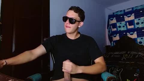 ---Thomas--- online show from December 1, 2025, 3:50 pm