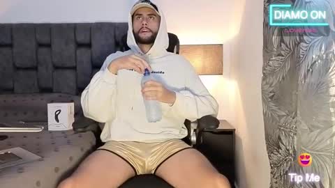 Snapshot of thomas_redcol chatting on October 24, 2025, 7:32 pm Thomas online show from October 24, 2025, 7:32 pm